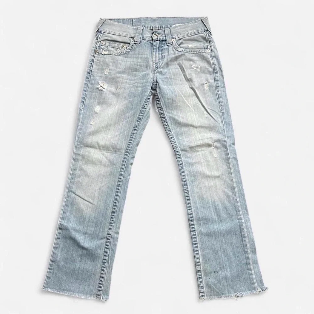 True Religion Men's Straight Distressed Jeans in Light Blue Wash Sz 30 (32x30)